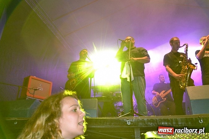 Zdjęcie w galerii na portalu naszraciborz.pl: Tabu rozgrzało wczoraj młodzież w Tworkowie wiadomości z regionu