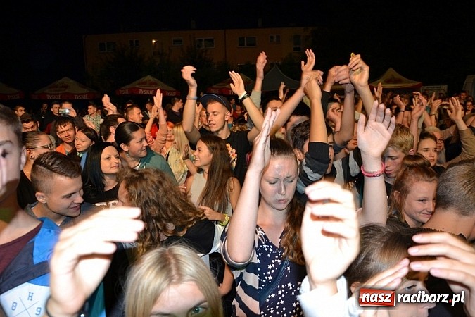 Zdjęcie w galerii na portalu naszraciborz.pl: Tabu rozgrzało wczoraj młodzież w Tworkowie wiadomości z regionu
