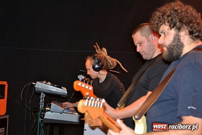 Zdjęcie w galerii na portalu naszraciborz.pl: Tabu rozgrzało wczoraj młodzież w Tworkowie wiadomości z regionu