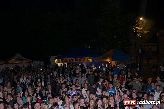 Zdjęcie w galerii na portalu naszraciborz.pl: Tabu rozgrzało wczoraj młodzież w Tworkowie wiadomości z regionu