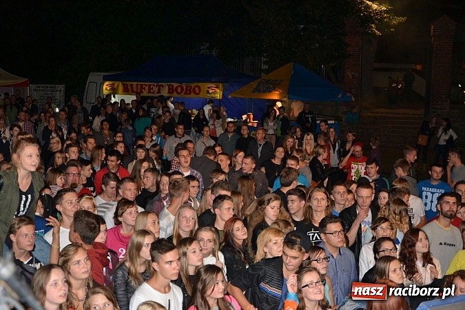 Zdjęcie w galerii na portalu naszraciborz.pl: Tabu rozgrzało wczoraj młodzież w Tworkowie wiadomości z regionu