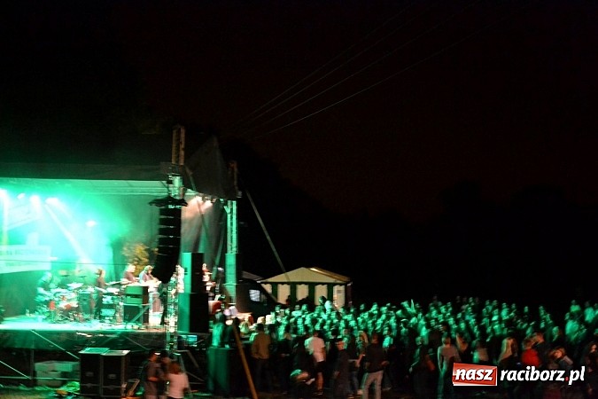 Zdjęcie w galerii na portalu naszraciborz.pl: Tabu rozgrzało wczoraj młodzież w Tworkowie wiadomości z regionu
