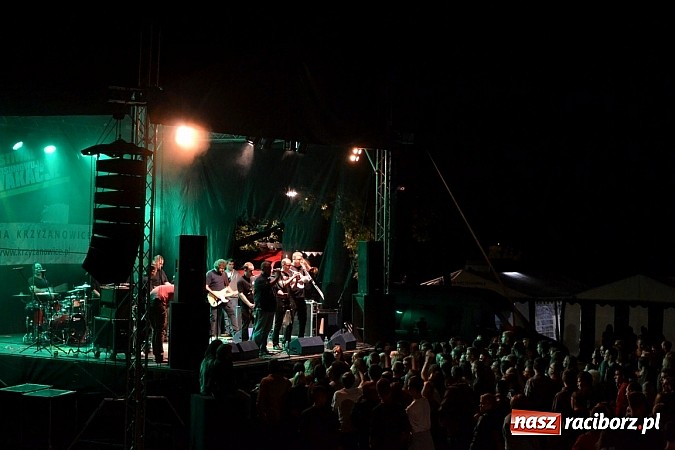 Zdjęcie w galerii na portalu naszraciborz.pl: Tabu rozgrzało wczoraj młodzież w Tworkowie wiadomości z regionu