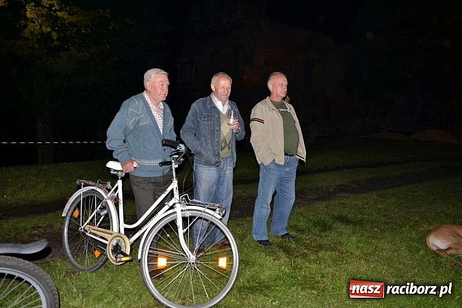 Zdjęcie w galerii na portalu naszraciborz.pl: Tabu rozgrzało wczoraj młodzież w Tworkowie wiadomości z regionu