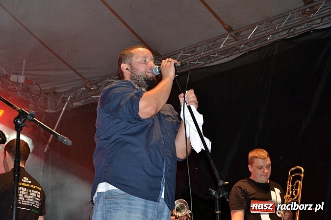 Zdjęcie w galerii na portalu naszraciborz.pl: Tabu rozgrzało wczoraj młodzież w Tworkowie wiadomości z regionu