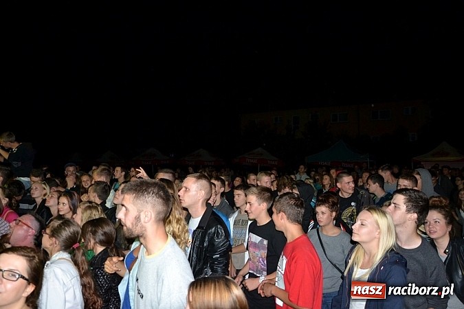 Zdjęcie w galerii na portalu naszraciborz.pl: Tabu rozgrzało wczoraj młodzież w Tworkowie wiadomości z regionu