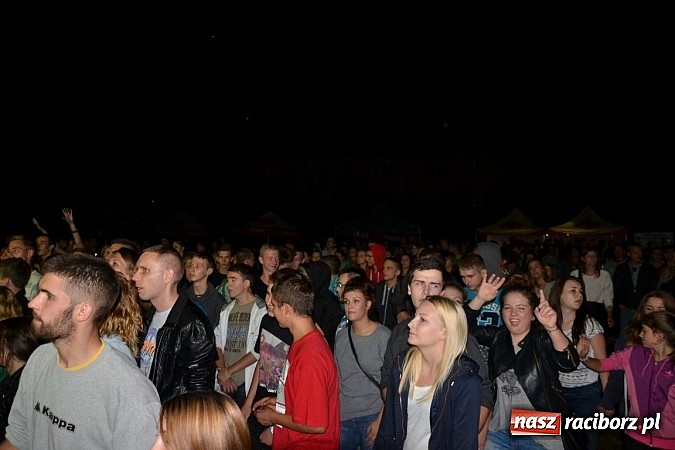 Zdjęcie w galerii na portalu naszraciborz.pl: Tabu rozgrzało wczoraj młodzież w Tworkowie wiadomości z regionu