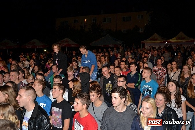 Zdjęcie w galerii na portalu naszraciborz.pl: Tabu rozgrzało wczoraj młodzież w Tworkowie wiadomości z regionu