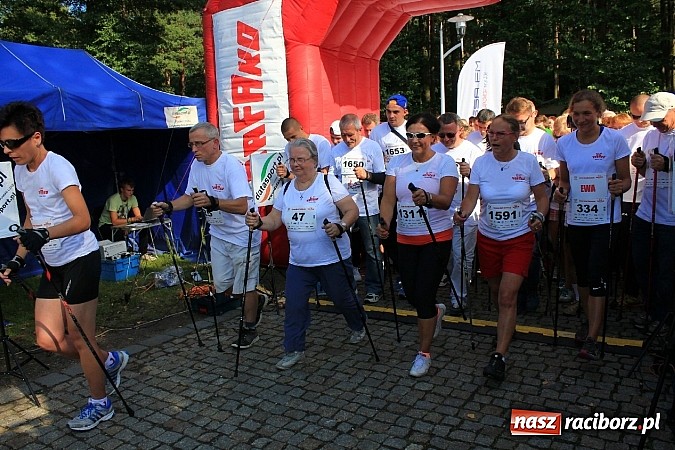 Zdjęcie w galerii na portalu naszraciborz.pl: Rekord Guinnessa w Nordic Walking w liczbach wiadomości z regionu