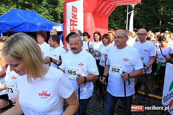 Zdjęcie w galerii na portalu naszraciborz.pl: Rekord Guinnessa w Nordic Walking w liczbach wiadomości z regionu