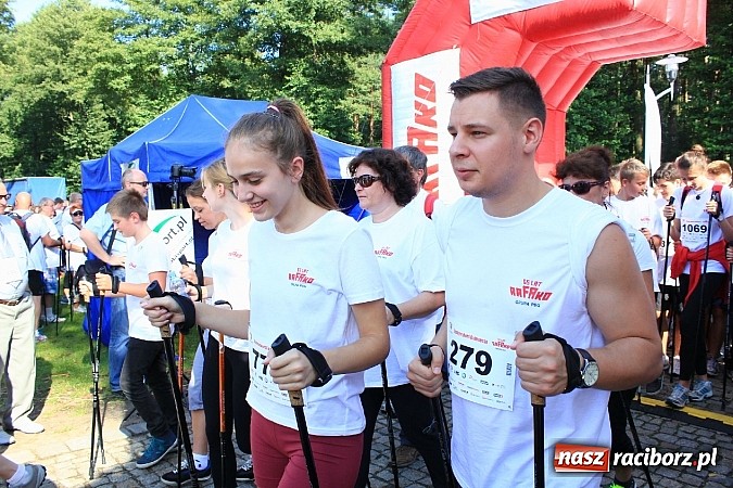 Zdjęcie w galerii na portalu naszraciborz.pl: Rekord Guinnessa w Nordic Walking w liczbach wiadomości z regionu