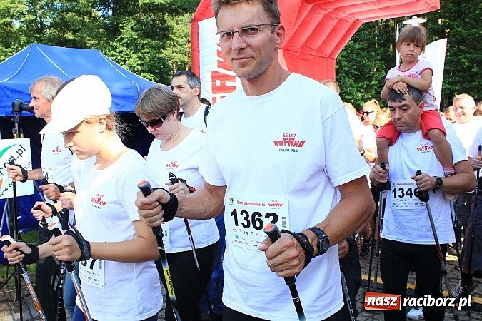 Zdjęcie w galerii na portalu naszraciborz.pl: Rekord Guinnessa w Nordic Walking w liczbach wiadomości z regionu