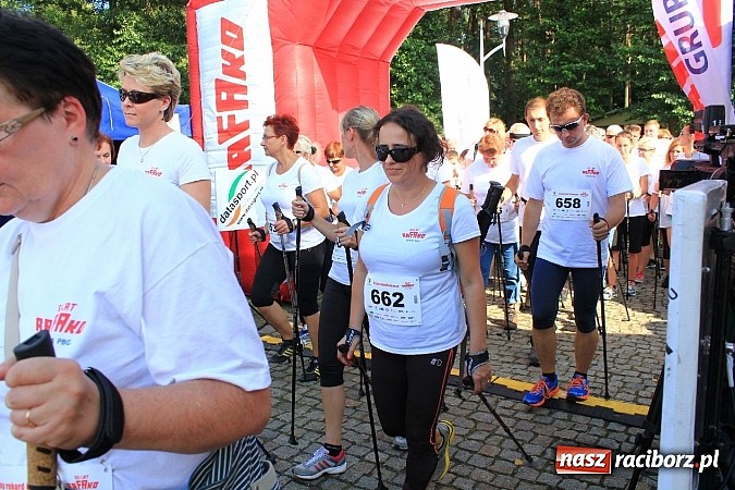 Zdjęcie w galerii na portalu naszraciborz.pl: Rekord Guinnessa w Nordic Walking w liczbach wiadomości z regionu