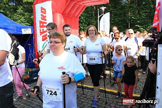 Zdjęcie w galerii na portalu naszraciborz.pl: Rekord Guinnessa w Nordic Walking w liczbach wiadomości z regionu