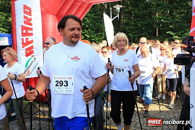 Zdjęcie w galerii na portalu naszraciborz.pl: Rekord Guinnessa w Nordic Walking w liczbach wiadomości z regionu
