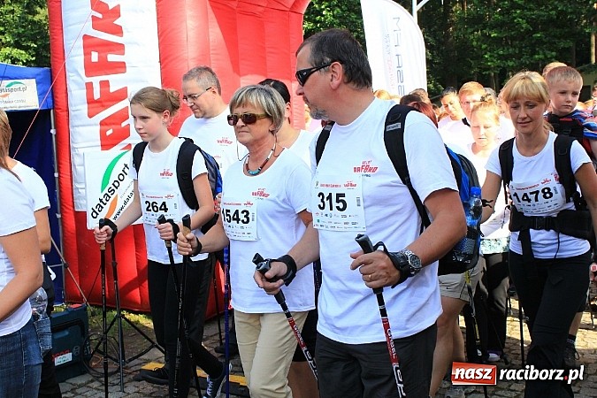 Zdjęcie w galerii na portalu naszraciborz.pl: Rekord Guinnessa w Nordic Walking w liczbach wiadomości z regionu