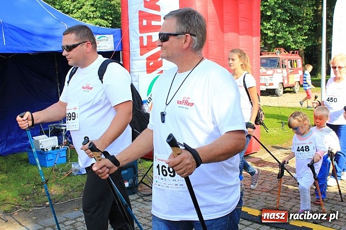 Zdjęcie w galerii na portalu naszraciborz.pl: Rekord Guinnessa w Nordic Walking w liczbach wiadomości z regionu