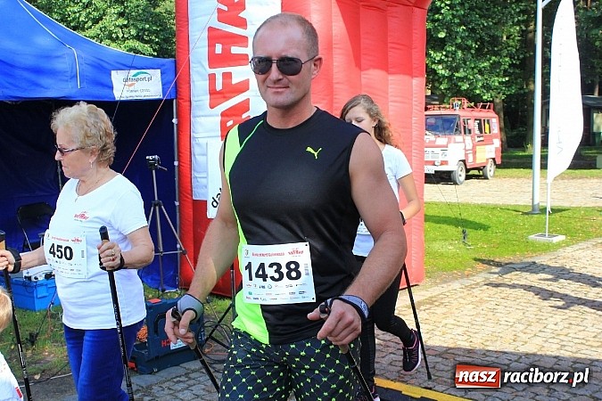 Zdjęcie w galerii na portalu naszraciborz.pl: Rekord Guinnessa w Nordic Walking w liczbach wiadomości z regionu