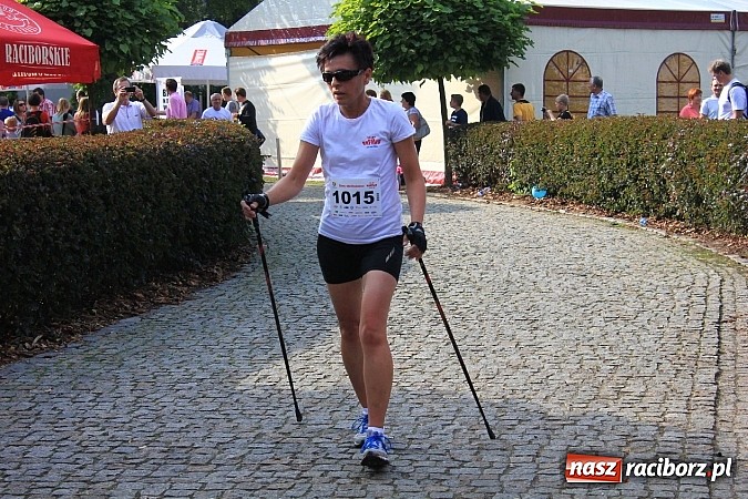 Zdjęcie w galerii na portalu naszraciborz.pl: Rekord Guinnessa w Nordic Walking w liczbach wiadomości z regionu