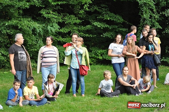 Zdjęcie w galerii na portalu naszraciborz.pl: Bitwa wojów zakończyła pierwszy dzień festiwalu średniowiecznego wiadomości z regionu