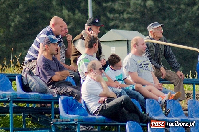 Zdjęcie w galerii na portalu naszraciborz.pl: Rafako zremisowało z osłabionym Rogowem. Kuriozalna pomyłka sędziego wiadomości z regionu