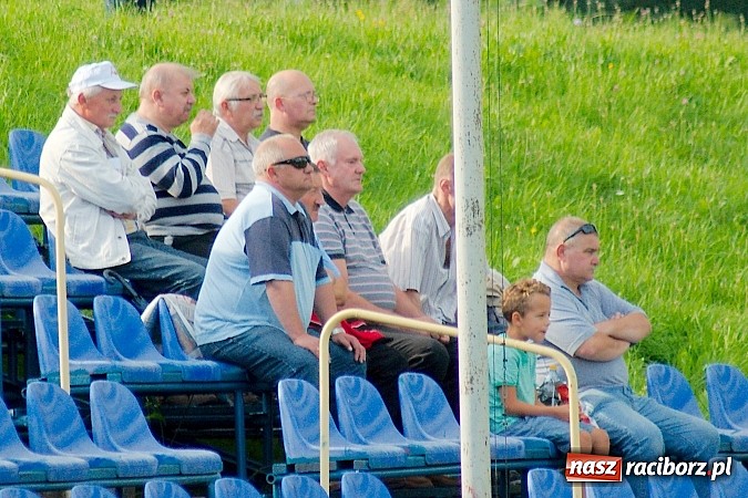 Zdjęcie w galerii na portalu naszraciborz.pl: Rafako zremisowało z osłabionym Rogowem. Kuriozalna pomyłka sędziego wiadomości z regionu