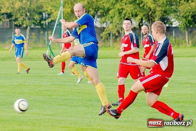 Zdjęcie w galerii na portalu naszraciborz.pl: Rafako zremisowało z osłabionym Rogowem. Kuriozalna pomyłka sędziego wiadomości z regionu