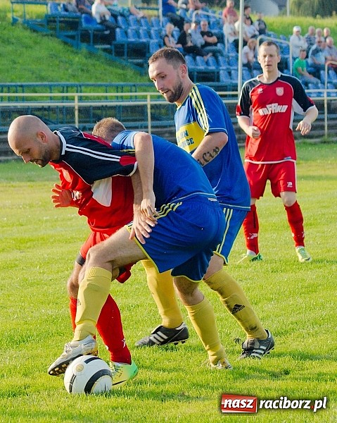 Zdjęcie w galerii na portalu naszraciborz.pl: Rafako zremisowało z osłabionym Rogowem. Kuriozalna pomyłka sędziego wiadomości z regionu