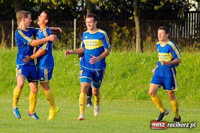 Zdjęcie w galerii na portalu naszraciborz.pl: Rafako zremisowało z osłabionym Rogowem. Kuriozalna pomyłka sędziego wiadomości z regionu