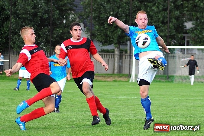 Zdjęcie w galerii na portalu naszraciborz.pl: Niewykorzystane sytuacje się mszczą. Podział punktów w Studziennej wiadomości z regionu