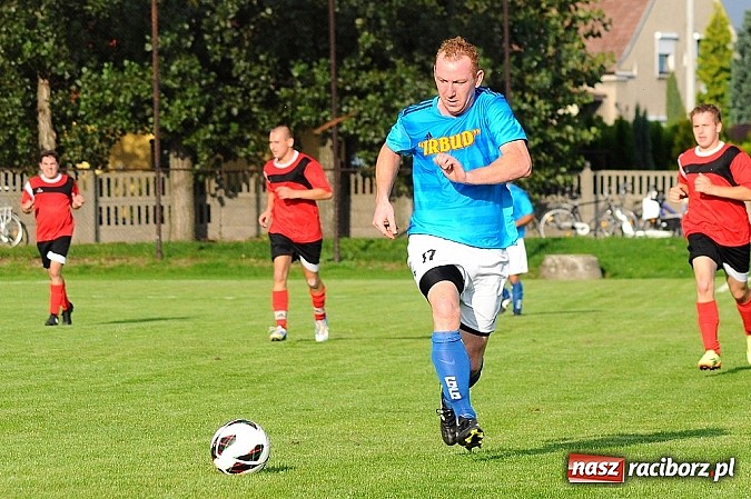 Zdjęcie w galerii na portalu naszraciborz.pl: Niewykorzystane sytuacje się mszczą. Podział punktów w Studziennej wiadomości z regionu