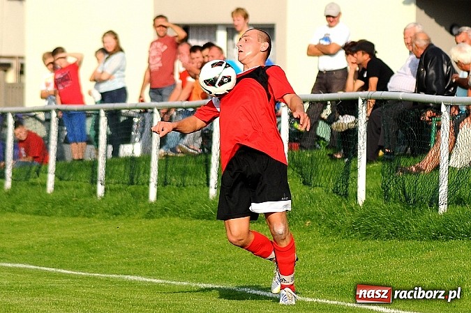 Zdjęcie w galerii na portalu naszraciborz.pl: Niewykorzystane sytuacje się mszczą. Podział punktów w Studziennej wiadomości z regionu