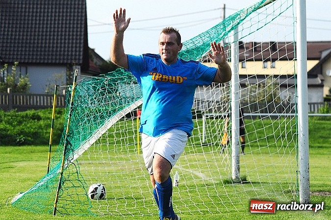 Zdjęcie w galerii na portalu naszraciborz.pl: Niewykorzystane sytuacje się mszczą. Podział punktów w Studziennej wiadomości z regionu