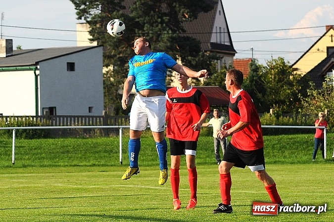 Zdjęcie w galerii na portalu naszraciborz.pl: Niewykorzystane sytuacje się mszczą. Podział punktów w Studziennej wiadomości z regionu