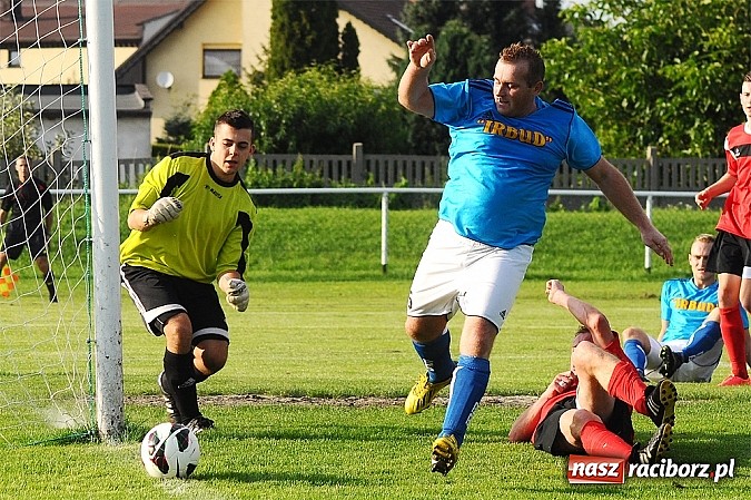 Zdjęcie w galerii na portalu naszraciborz.pl: Niewykorzystane sytuacje się mszczą. Podział punktów w Studziennej wiadomości z regionu