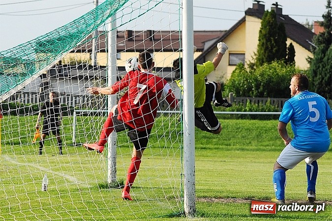 Zdjęcie w galerii na portalu naszraciborz.pl: Niewykorzystane sytuacje się mszczą. Podział punktów w Studziennej wiadomości z regionu