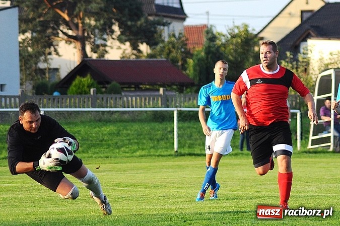 Zdjęcie w galerii na portalu naszraciborz.pl: Niewykorzystane sytuacje się mszczą. Podział punktów w Studziennej wiadomości z regionu