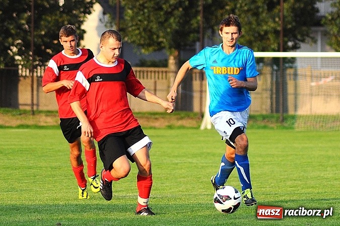 Zdjęcie w galerii na portalu naszraciborz.pl: Niewykorzystane sytuacje się mszczą. Podział punktów w Studziennej wiadomości z regionu