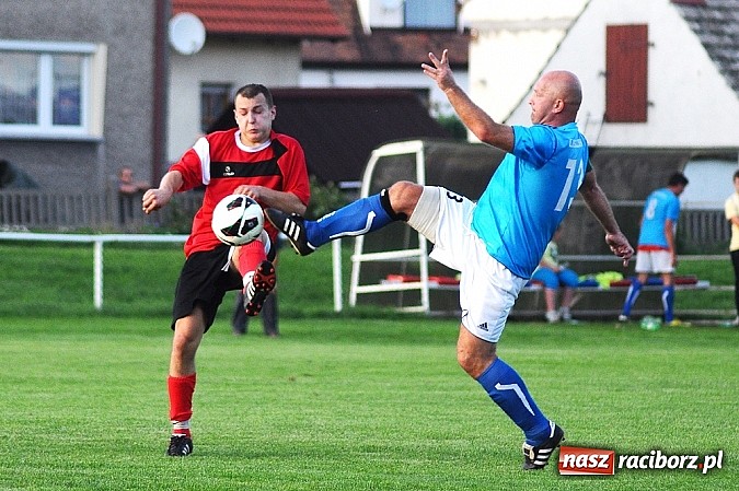 Zdjęcie w galerii na portalu naszraciborz.pl: Niewykorzystane sytuacje się mszczą. Podział punktów w Studziennej wiadomości z regionu