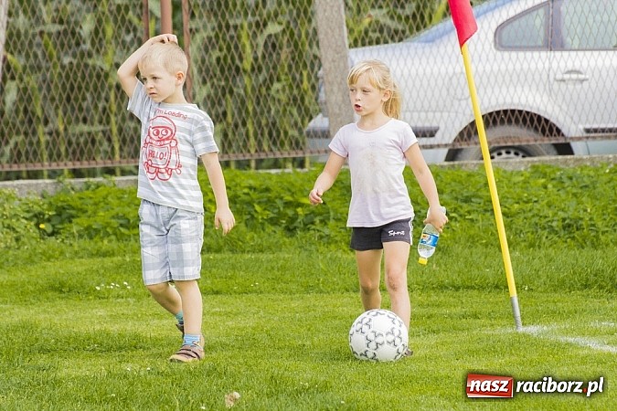 Zdjęcie w galerii na portalu naszraciborz.pl: Trampkarze Kuźni rozbili rówieśników z Zawady Książęcej. Sędzia spóźnił się na mecz wiadomości z regionu