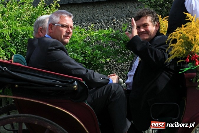 Zdjęcie w galerii na portalu naszraciborz.pl: Długi i barwny korowód dożynkowy w Łańcach wiadomości z regionu