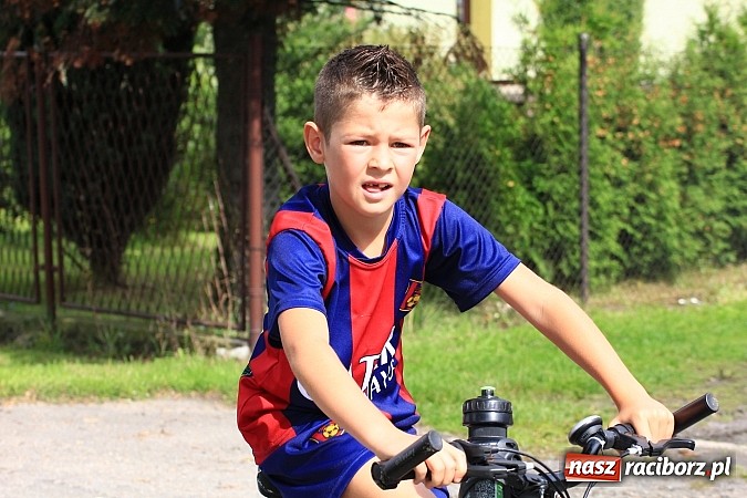 Zdjęcie w galerii na portalu naszraciborz.pl: Długi i barwny korowód dożynkowy w Łańcach wiadomości z regionu