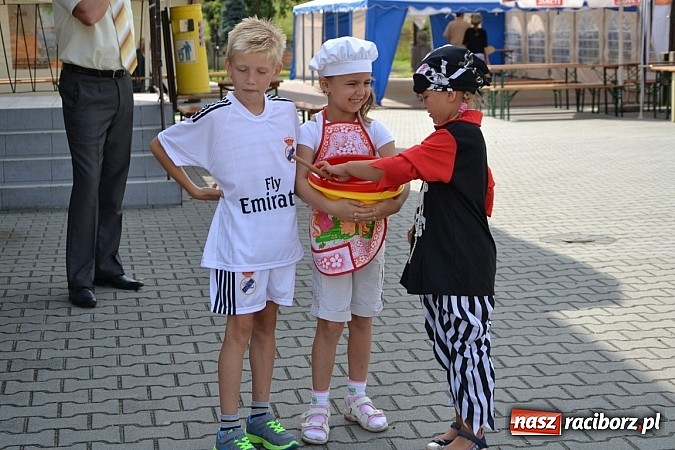 Zdjęcie w galerii na portalu naszraciborz.pl: Bajkowo i kolorowo na dożynkach w Owsiszczach wiadomości z regionu