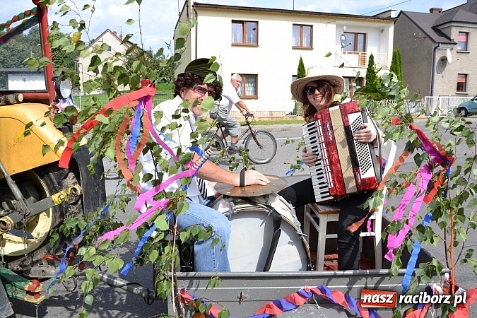 Zdjęcie w galerii na portalu naszraciborz.pl: Bajkowo i kolorowo na dożynkach w Owsiszczach wiadomości z regionu