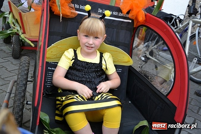 Zdjęcie w galerii na portalu naszraciborz.pl: Bajkowo i kolorowo na dożynkach w Owsiszczach wiadomości z regionu