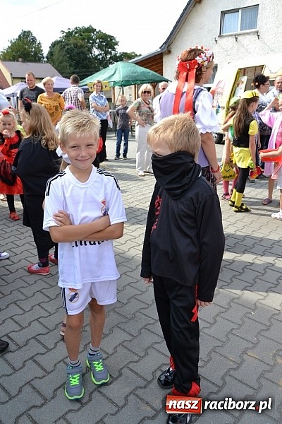 Zdjęcie w galerii na portalu naszraciborz.pl: Bajkowo i kolorowo na dożynkach w Owsiszczach wiadomości z regionu