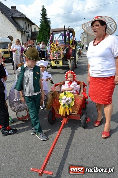 Zdjęcie w galerii na portalu naszraciborz.pl: Bajkowo i kolorowo na dożynkach w Owsiszczach wiadomości z regionu