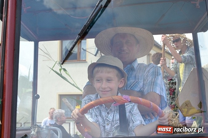 Zdjęcie w galerii na portalu naszraciborz.pl: Bajkowo i kolorowo na dożynkach w Owsiszczach wiadomości z regionu