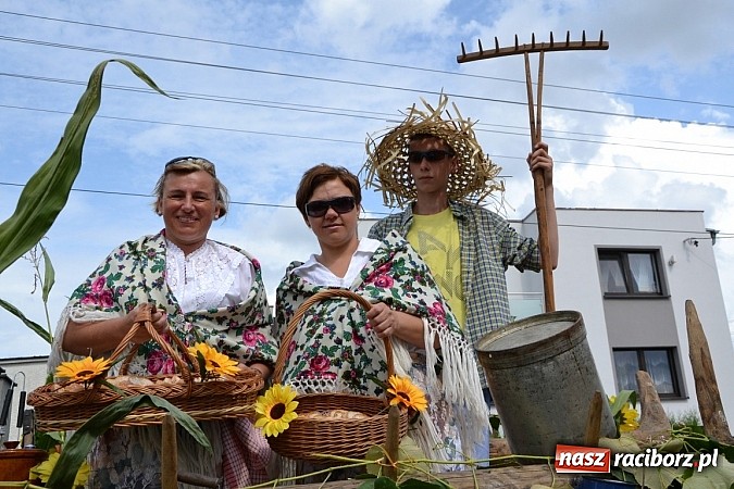 Zdjęcie w galerii na portalu naszraciborz.pl: Bajkowo i kolorowo na dożynkach w Owsiszczach wiadomości z regionu