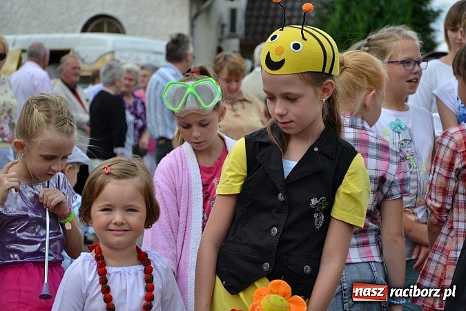 Zdjęcie w galerii na portalu naszraciborz.pl: Bajkowo i kolorowo na dożynkach w Owsiszczach wiadomości z regionu